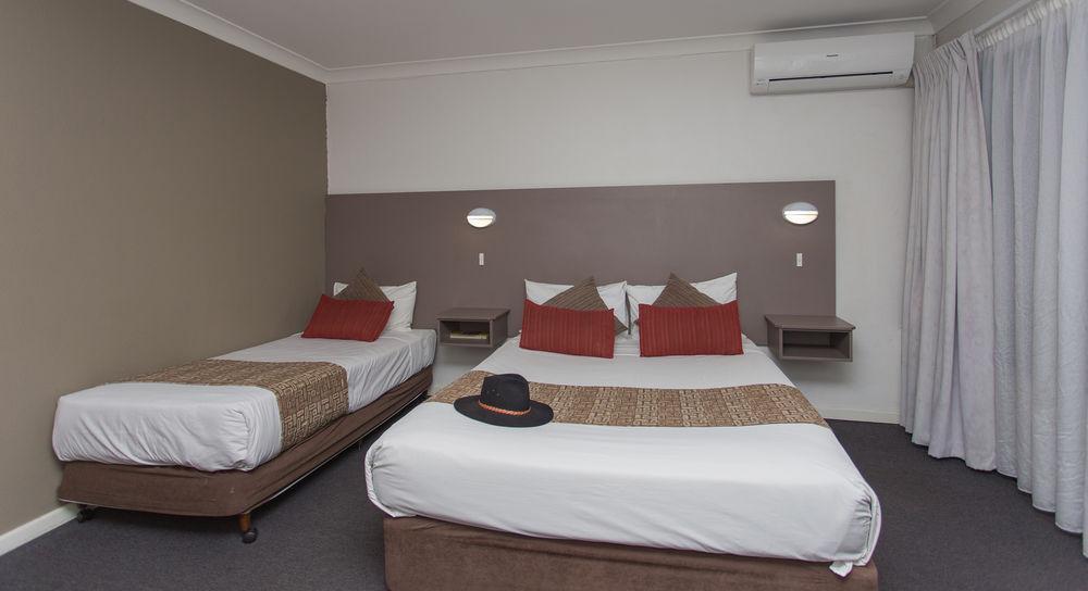 Diplomat Hotel Алис-Спрингс Экстерьер фото