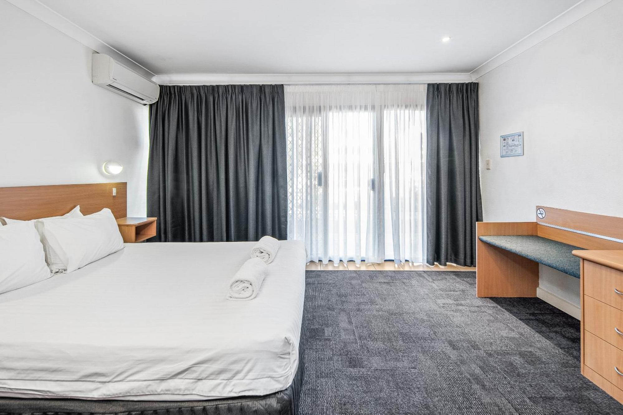 Diplomat Hotel Алис-Спрингс Экстерьер фото